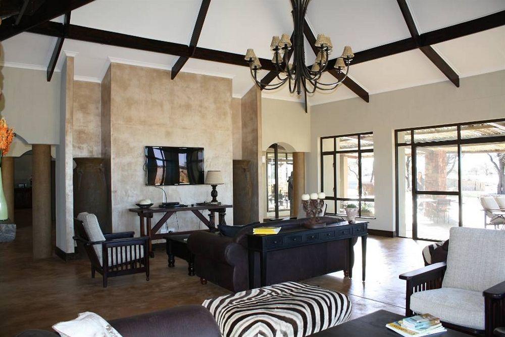 אוצ'יווארונגו Otjiwa Safari Lodge מראה חיצוני תמונה