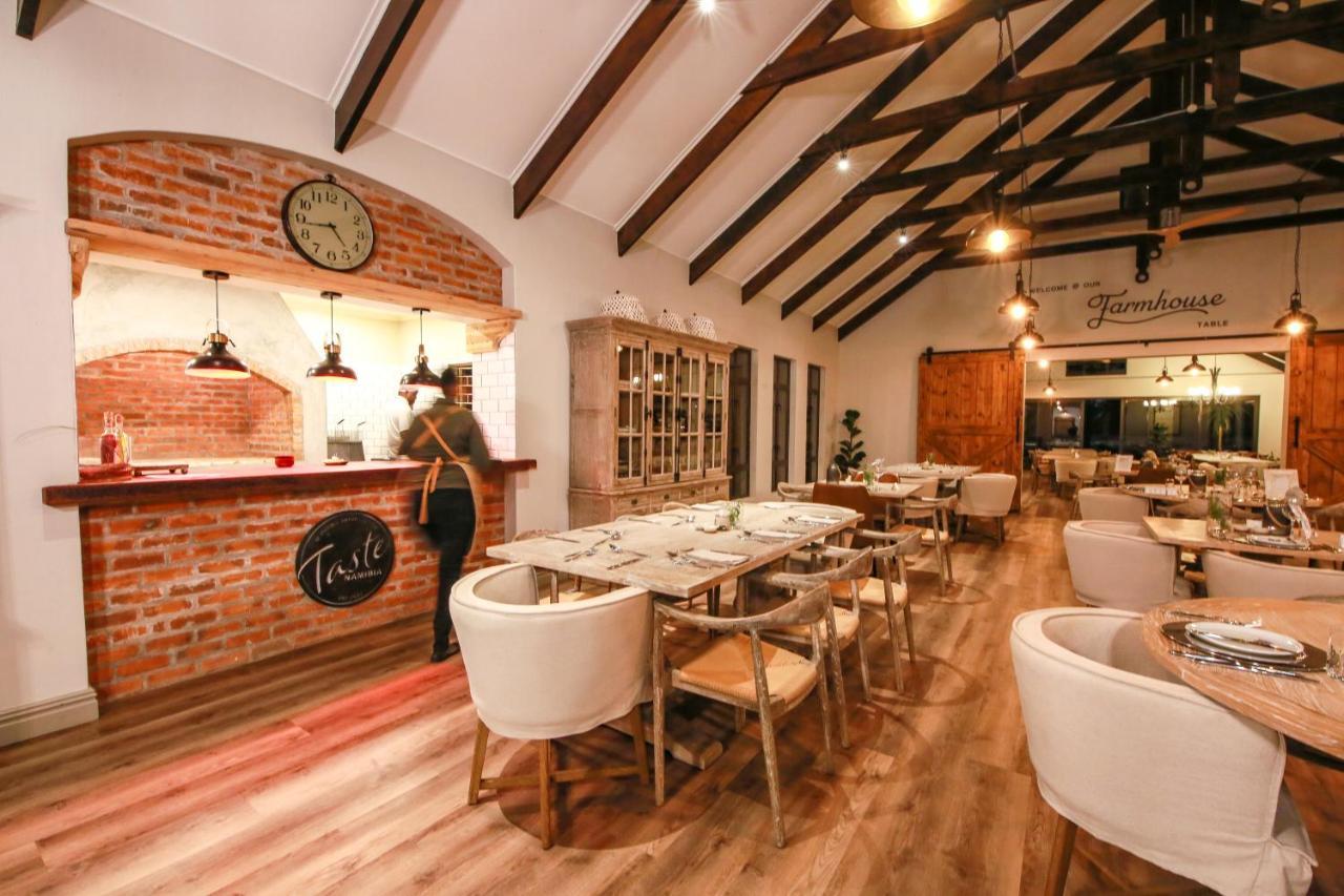אוצ'יווארונגו Otjiwa Safari Lodge מראה חיצוני תמונה