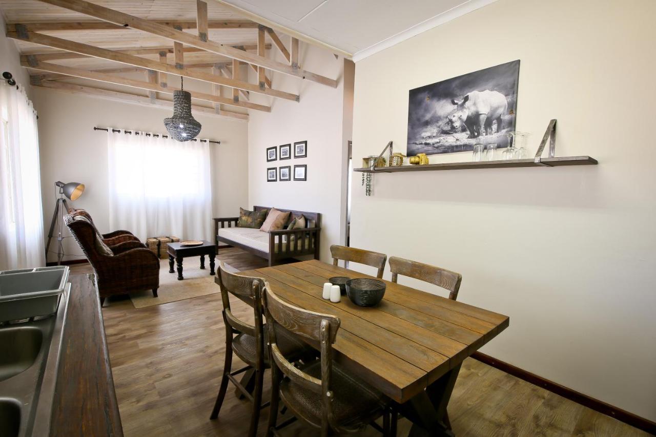 אוצ'יווארונגו Otjiwa Safari Lodge מראה חיצוני תמונה