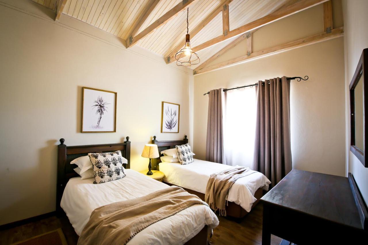 אוצ'יווארונגו Otjiwa Safari Lodge מראה חיצוני תמונה