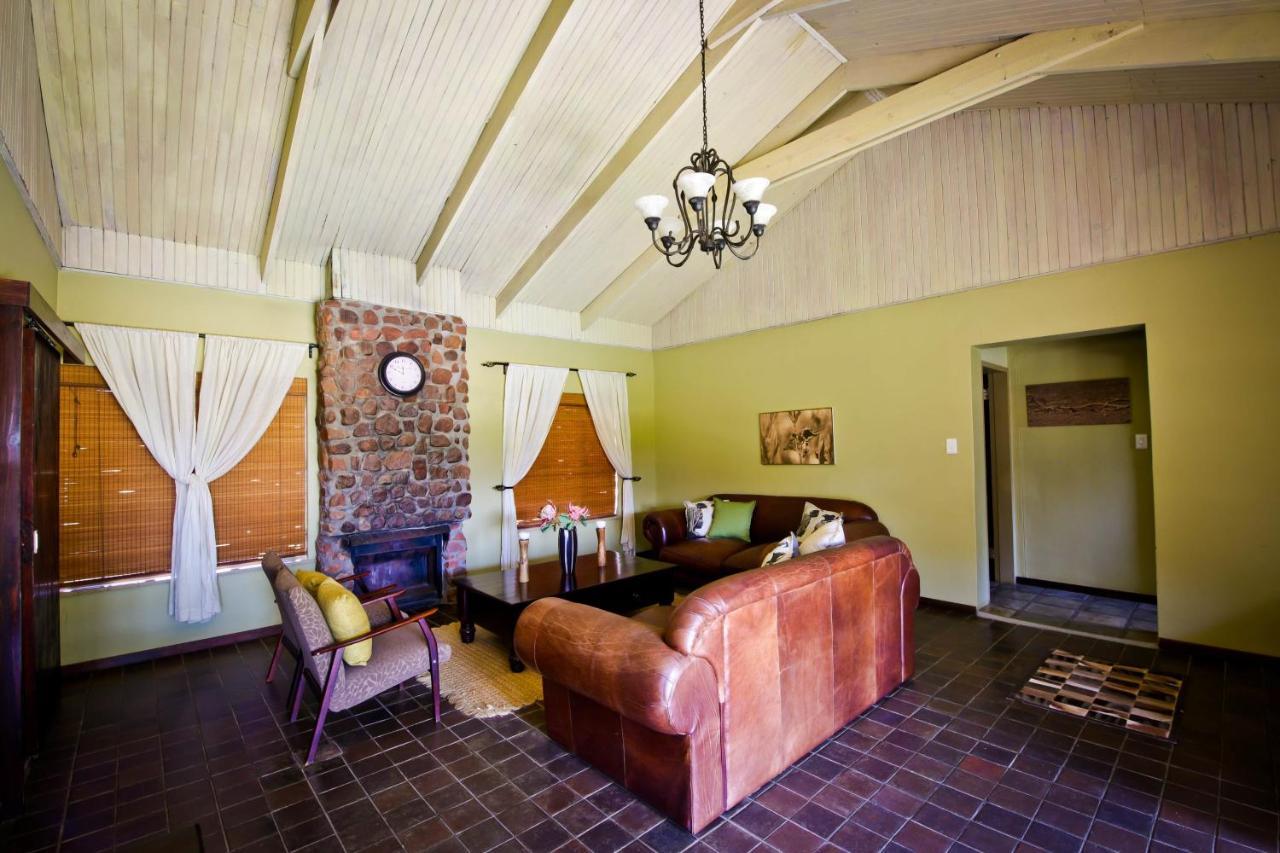 אוצ'יווארונגו Otjiwa Safari Lodge מראה חיצוני תמונה