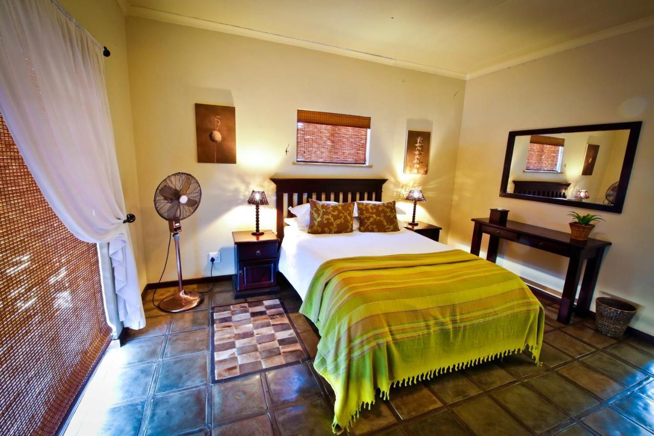 אוצ'יווארונגו Otjiwa Safari Lodge מראה חיצוני תמונה