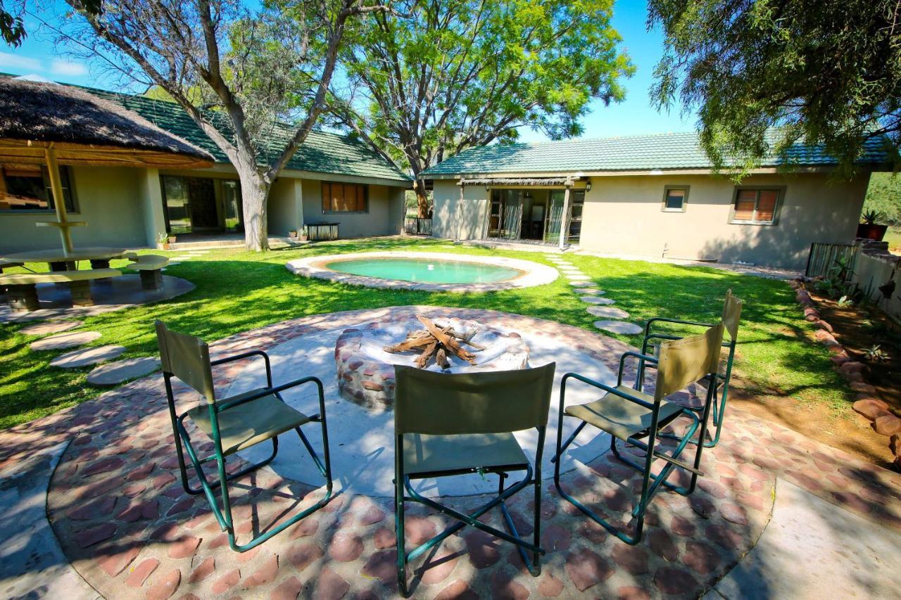 אוצ'יווארונגו Otjiwa Safari Lodge מראה חיצוני תמונה