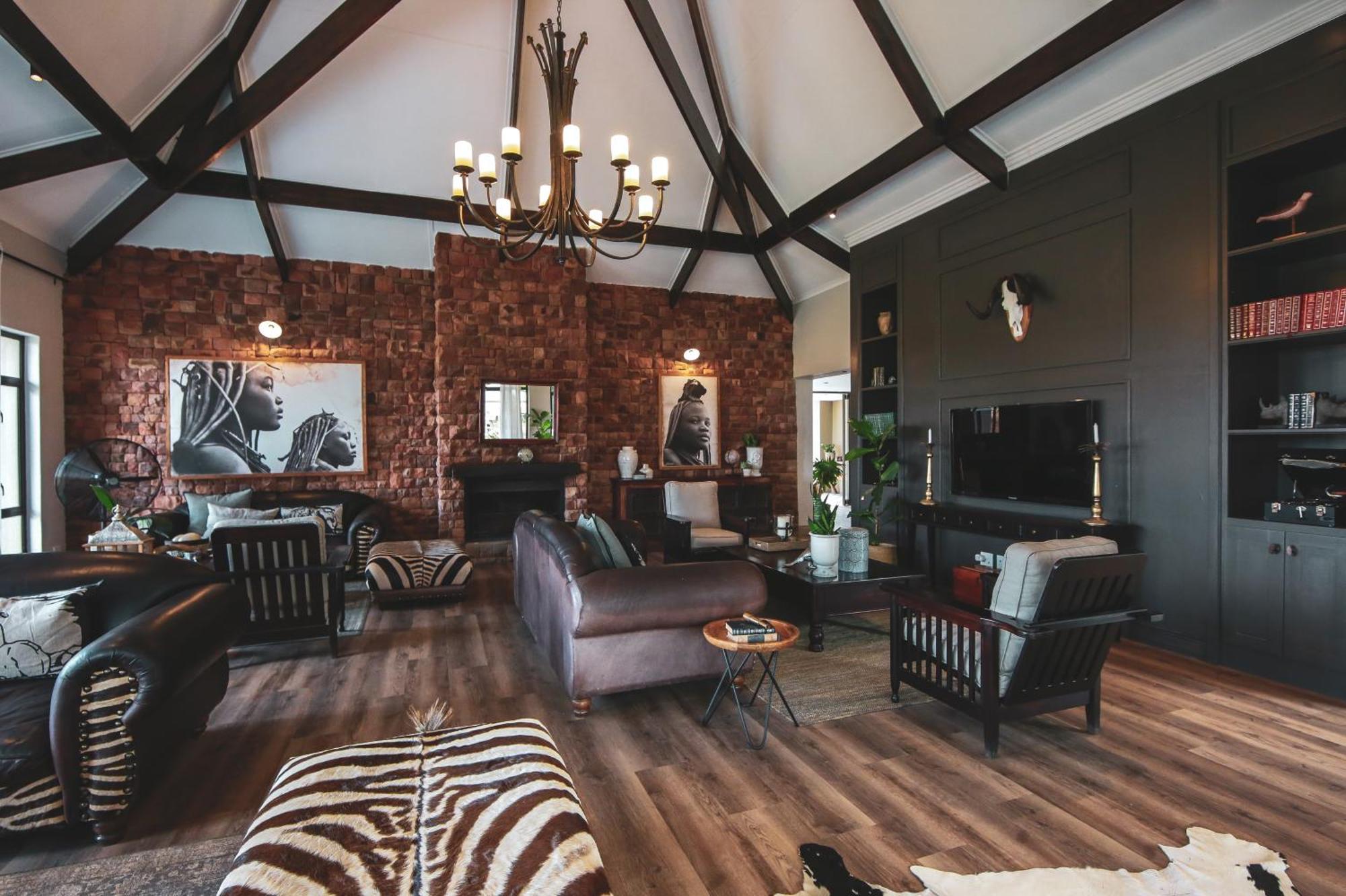 אוצ'יווארונגו Otjiwa Safari Lodge מראה חיצוני תמונה