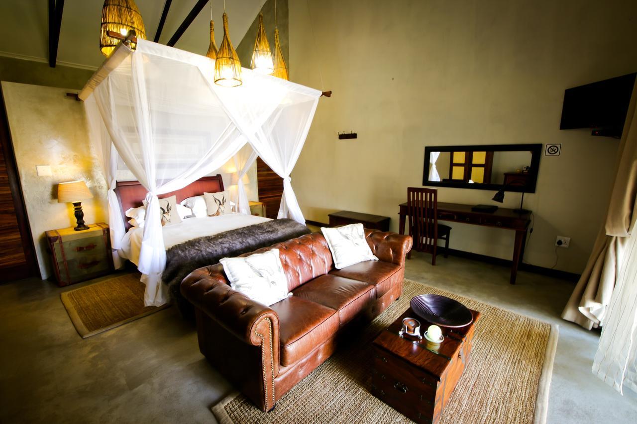 אוצ'יווארונגו Otjiwa Safari Lodge מראה חיצוני תמונה