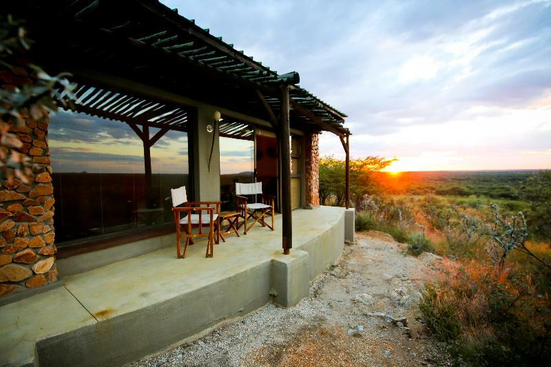אוצ'יווארונגו Otjiwa Safari Lodge מראה חיצוני תמונה