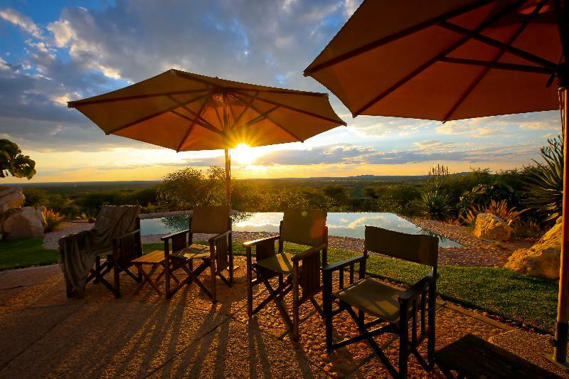 אוצ'יווארונגו Otjiwa Safari Lodge מראה חיצוני תמונה