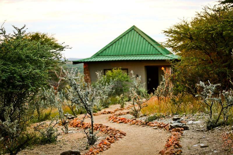 אוצ'יווארונגו Otjiwa Safari Lodge מראה חיצוני תמונה